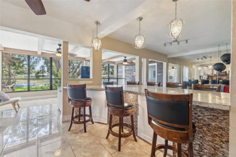 House in Saint Petersburg, Florida 4 bedrooms, 205.13 sq.m. № 1784849 - photo 11