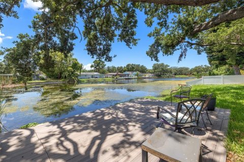 House in Saint Petersburg, Florida 4 bedrooms, 205.13 sq.m. № 1784849 - photo 6