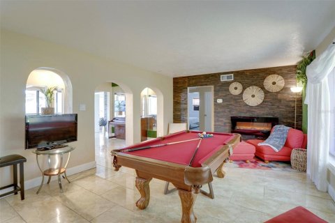 House in Saint Petersburg, Florida 4 bedrooms, 205.13 sq.m. № 1784849 - photo 4