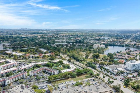 Propiedad comercial en venta en Fort Lauderdale, Florida № 1965099 - foto 5