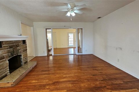 Villa ou maison à vendre à Eustis, Floride: 4 chambres, 215.81 m2 № 2410392 - photo 4