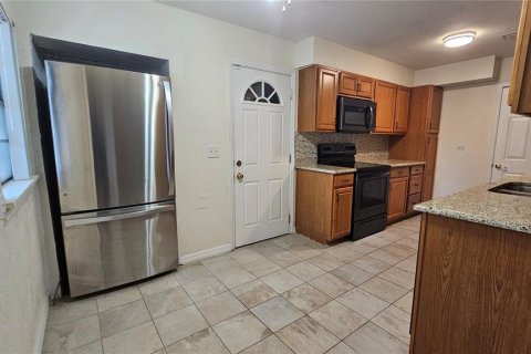 Villa ou maison à vendre à Eustis, Floride: 4 chambres, 215.81 m2 № 2410392 - photo 11
