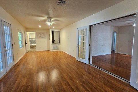 Villa ou maison à vendre à Eustis, Floride: 4 chambres, 215.81 m2 № 2410392 - photo 10