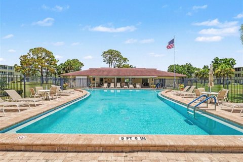 Condo in Saint Petersburg, Florida, 1 bedroom  № 2150293 - photo 27