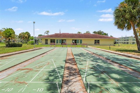 Condo in Saint Petersburg, Florida, 1 bedroom  № 2150293 - photo 24