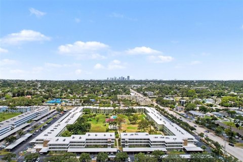 Condo in Saint Petersburg, Florida, 1 bedroom  № 2150293 - photo 29