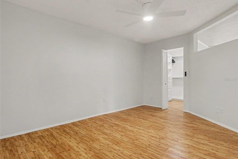 Condo in Saint Petersburg, Florida, 1 bedroom  № 2150293 - photo 14