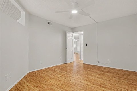 Condo in Saint Petersburg, Florida, 1 bedroom  № 2150293 - photo 15