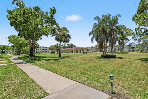 Condo in Saint Petersburg, Florida, 1 bedroom  № 2150293 - photo 21