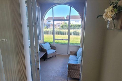 Casa en venta en Homestead, Florida, 5 dormitorios, 289.86 m2 № 1727024 - foto 15