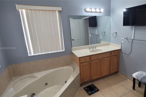 Casa en venta en Homestead, Florida, 5 dormitorios, 289.86 m2 № 1727024 - foto 23