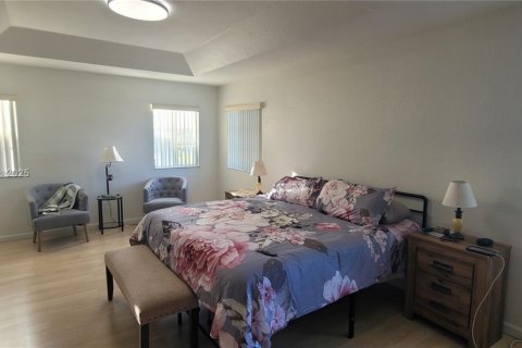 Casa en venta en Homestead, Florida, 5 dormitorios, 289.86 m2 № 1727024 - foto 14