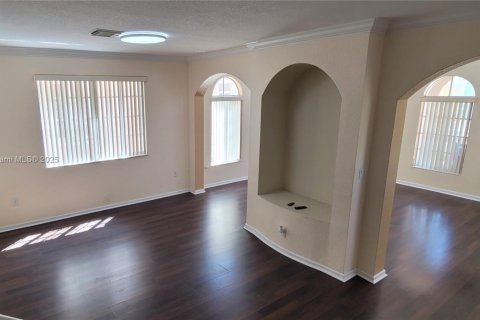 Casa en venta en Homestead, Florida, 5 dormitorios, 289.86 m2 № 1727024 - foto 18