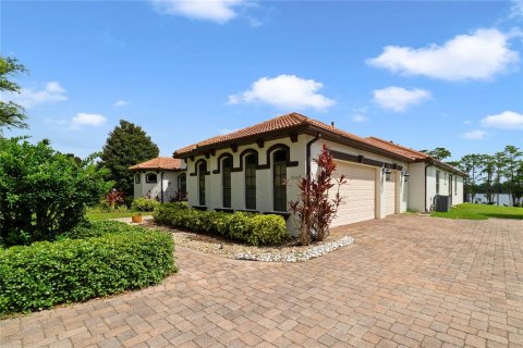 House in Windermere, Florida 5 bedrooms, 371.61 sq.m. № 1782772 - photo 23