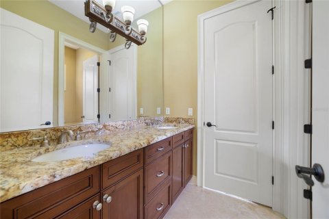 House in Windermere, Florida 5 bedrooms, 371.61 sq.m. № 1782772 - photo 14