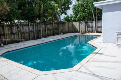 Casa en venta en Oakland Park, Florida, 3 dormitorios, 120.4 m2 № 2055132 - foto 3