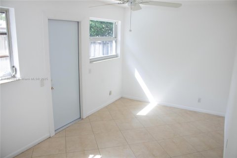 Casa en venta en Oakland Park, Florida, 3 dormitorios, 120.4 m2 № 2055132 - foto 9