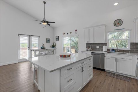 Commercial property in Tampa, Florida 278.71 sq.m. № 1614601 - photo 20