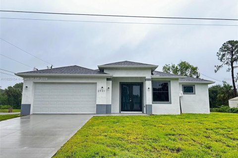 Купить виллу или дом в Лихай-Эйкерс, Флорида 3 комнаты, 152.17м2, № 1373153 - фото 1