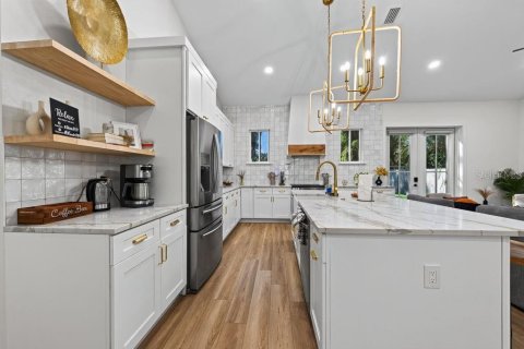 Villa ou maison à vendre à Tampa, Floride: 3 chambres, 145.86 m2 № 2419668 - photo 12