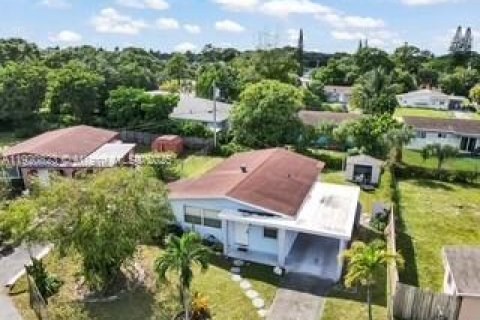 House in Fort Lauderdale, Florida 3 bedrooms, 94.76 sq.m. № 1974943 - photo 3