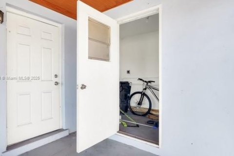 House in Fort Lauderdale, Florida 3 bedrooms, 94.76 sq.m. № 1974943 - photo 22