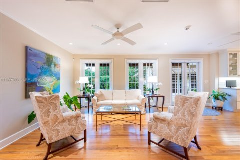 Villa ou maison à vendre à Coral Gables, Floride: 6 chambres, 455.78 m2 № 1995247 - photo 11