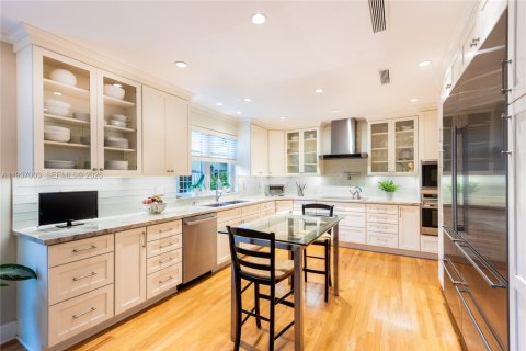 Villa ou maison à vendre à Coral Gables, Floride: 6 chambres, 455.78 m2 № 1995247 - photo 12