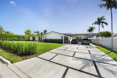 Villa ou maison à vendre à Miami, Floride: 4 chambres, 204.94 m2 № 1996060 - photo 3
