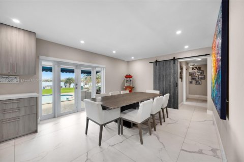 Villa ou maison à vendre à Miami, Floride: 4 chambres, 204.94 m2 № 1996060 - photo 19