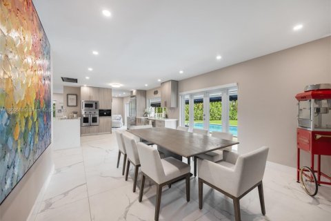 Villa ou maison à vendre à Miami, Floride: 4 chambres, 204.94 m2 № 1996060 - photo 18