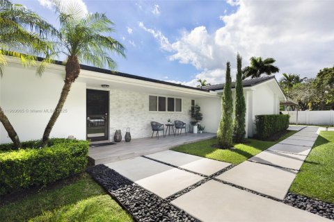Villa ou maison à vendre à Miami, Floride: 4 chambres, 204.94 m2 № 1996060 - photo 6