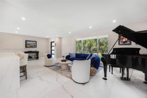 Villa ou maison à vendre à Miami, Floride: 4 chambres, 204.94 m2 № 1996060 - photo 8