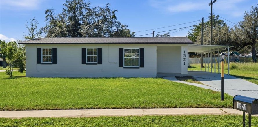 Casa en Deltona, Florida 3 dormitorios, 97.55 m2 № 2413592