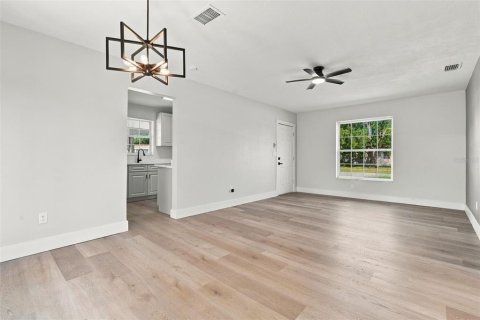 Casa en venta en Deltona, Florida, 3 dormitorios, 97.55 m2 № 2413592 - foto 7