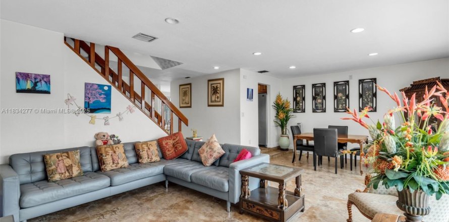 Таунхаус в Плантация, Флорида 4 спальни, 187.66м2 № 2021168