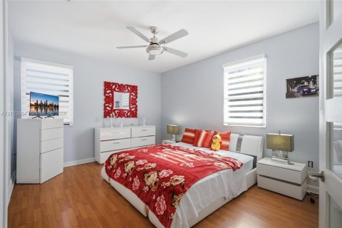 Villa ou maison à vendre à Hialeah, Floride: 5 chambres, 260.41 m2 № 2407976 - photo 23