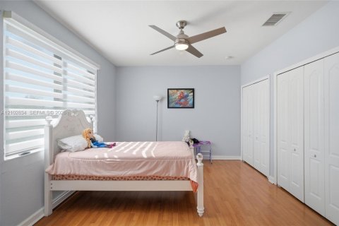 Villa ou maison à vendre à Hialeah, Floride: 5 chambres, 260.41 m2 № 2407976 - photo 21