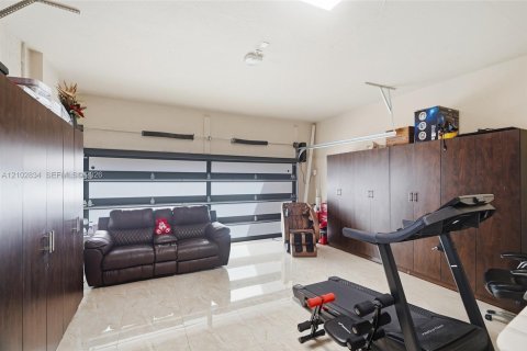 Villa ou maison à vendre à Hialeah, Floride: 5 chambres, 260.41 m2 № 2407976 - photo 29