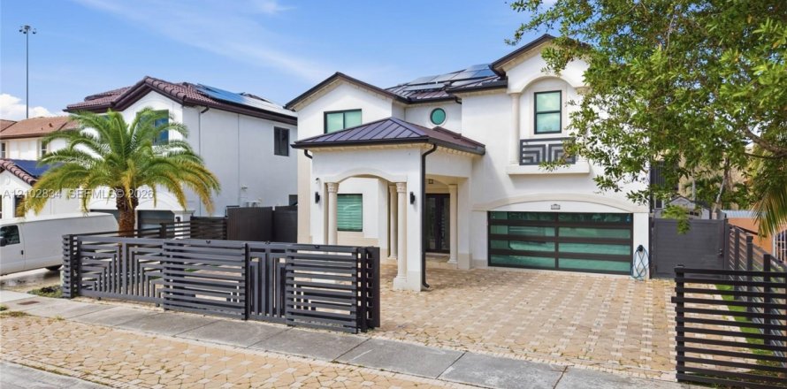 Villa ou maison à Hialeah, Floride 5 chambres, 260.41 m2 № 2407976