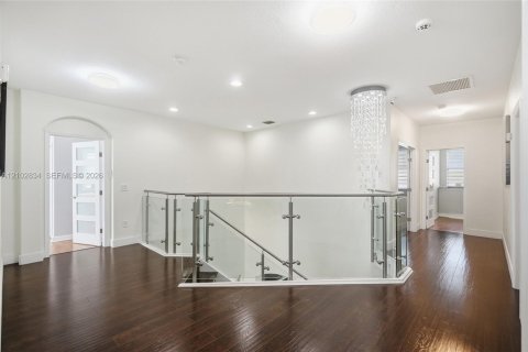 Villa ou maison à vendre à Hialeah, Floride: 5 chambres, 260.41 m2 № 2407976 - photo 18