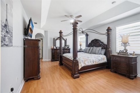 Villa ou maison à vendre à Hialeah, Floride: 5 chambres, 260.41 m2 № 2407976 - photo 26