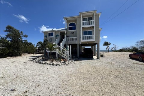 House in Big Pine Key, Florida 3 bedrooms, 171.87 sq.m. № 1631333 - photo 4