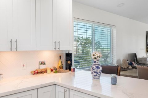 House in Big Pine Key, Florida 3 bedrooms, 171.87 sq.m. № 1631333 - photo 9