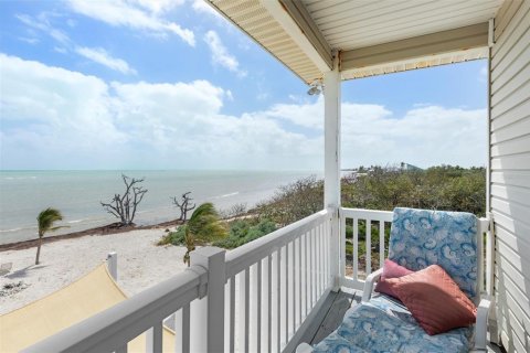 House in Big Pine Key, Florida 3 bedrooms, 171.87 sq.m. № 1631333 - photo 28