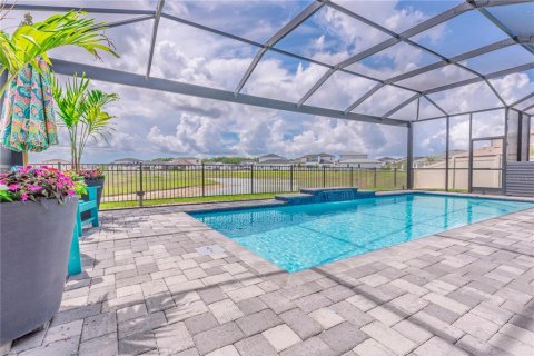House in San Antonio, Florida 4 bedrooms, 332.68 sq.m. № 2207634