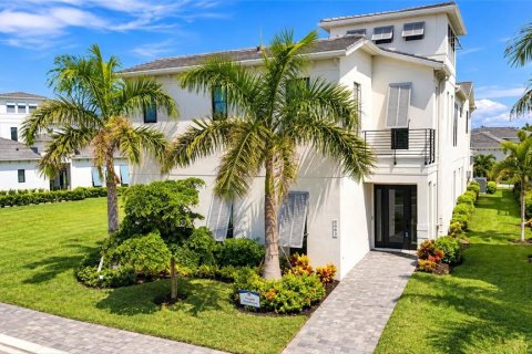 Casa en Bradenton, Florida 4 dormitorios, 378.02 m2 № 2380745