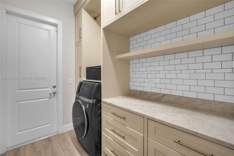 Купить виллу или дом в Локсахатчи-Гроувс, Флорида 4 спальни, 190.17м2, № 1991959 - фото 30