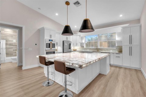 Купить виллу или дом в Локсахатчи-Гроувс, Флорида 4 спальни, 190.17м2, № 1991959 - фото 13