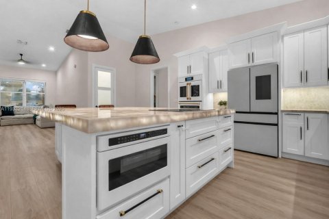 Купить виллу или дом в Локсахатчи-Гроувс, Флорида 4 спальни, 190.17м2, № 1991959 - фото 6